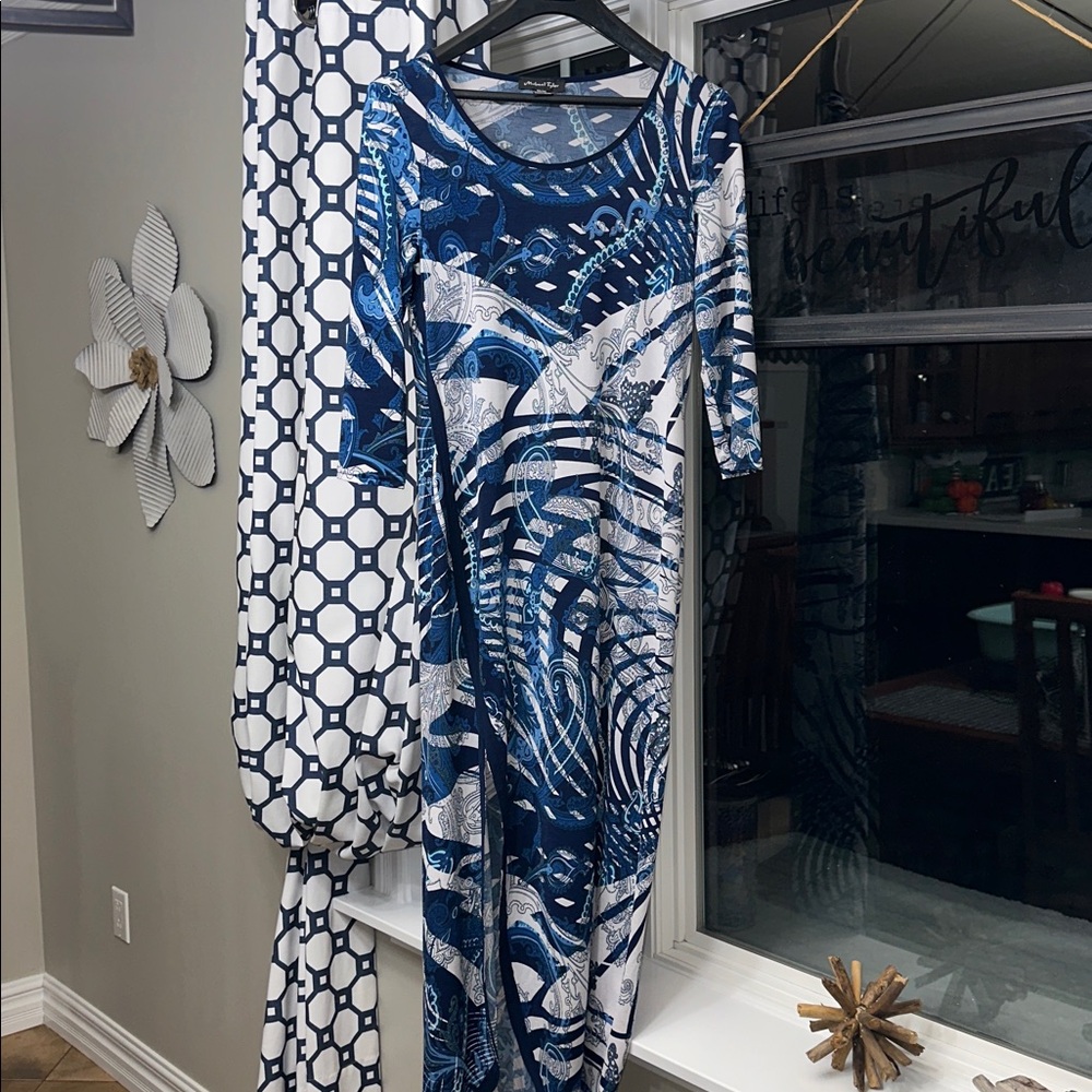 🇨🇦Sz M Michael Tyler Blue and White 3/4 Sleeve Patterned Maxi Dress PTP 18+